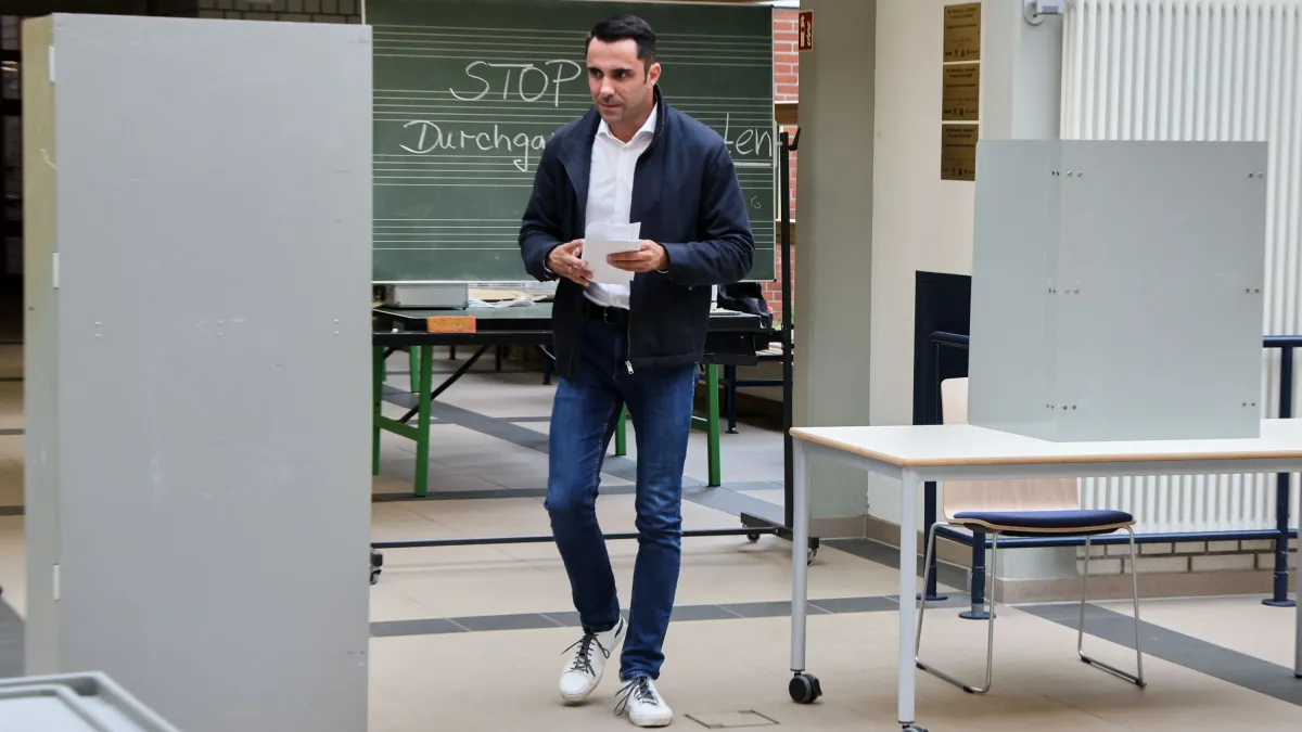AfD Mecklenburg-Vorpommern'da birinci, CDU tarihi düşüşle parlamentodan çıktı