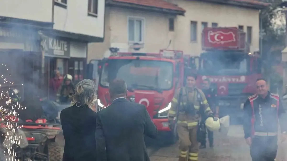 Safranbolu'da itfaiyeciler yangın ihbarıyla çağrılıp sürprizle karşılandı