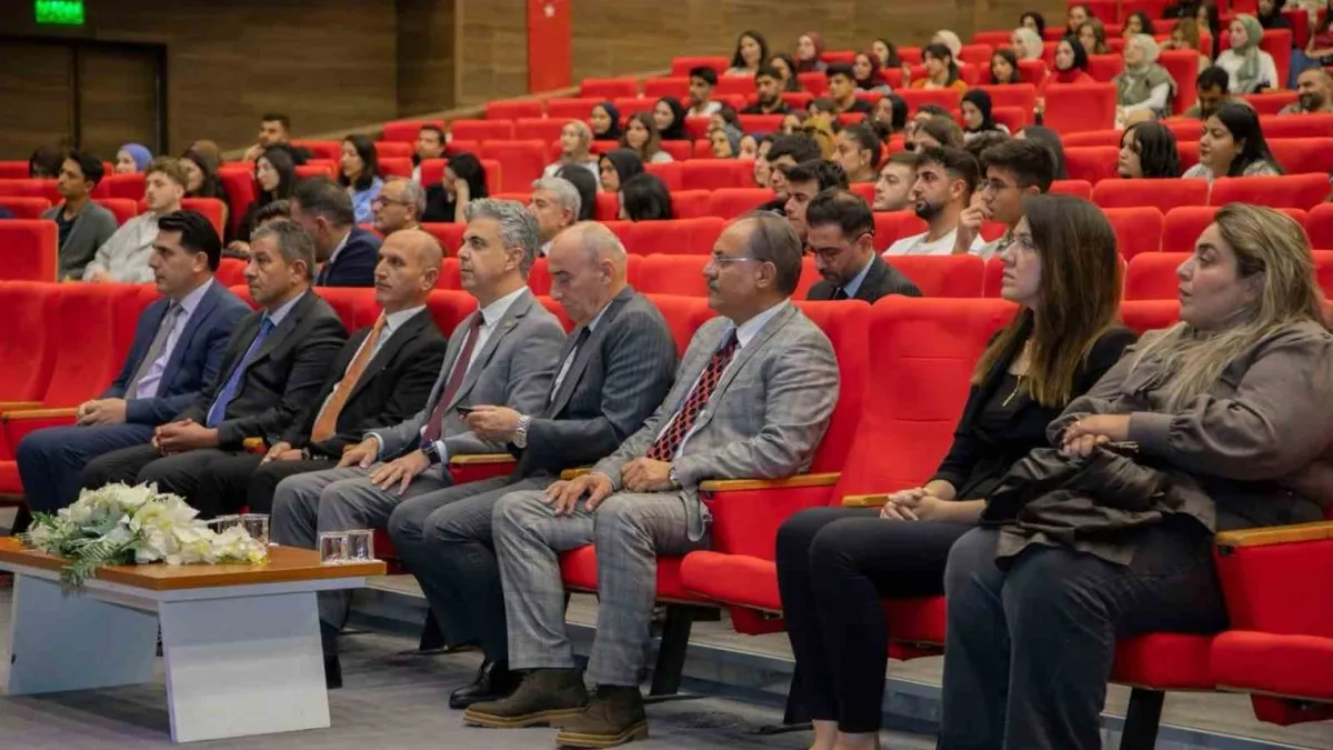 EBYÜ'de yeni öğrenciler için oryantasyon ve hoş geldiniz etkinlikleri düzenlendi
