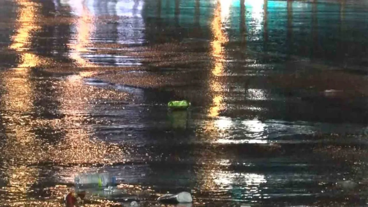 Heavy Rain Floods Ankara Homes, Sewers Overflow in Kecioren