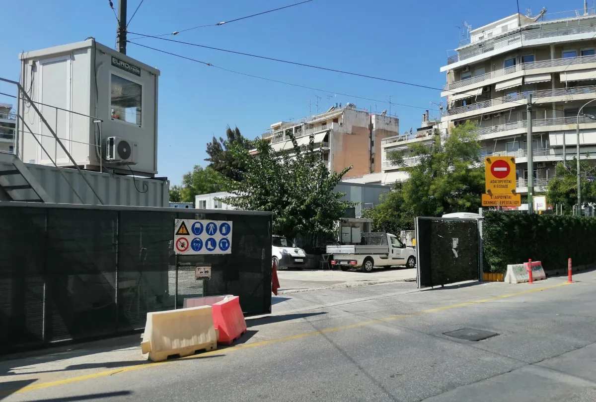 Atina'da Metro inşaatı hasar verdi, TEE 10-15 günlük tahliye önerdi