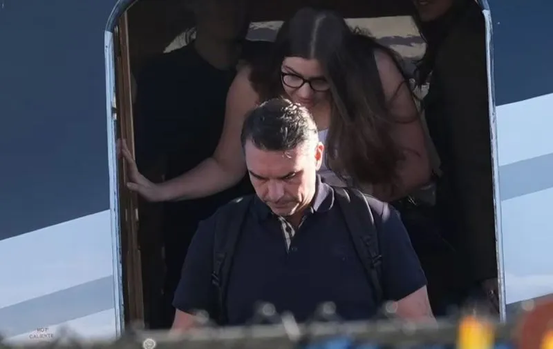 Flávio Bolsonaro, ABD'den Lula'nın galibiyetini itiraz etmekte